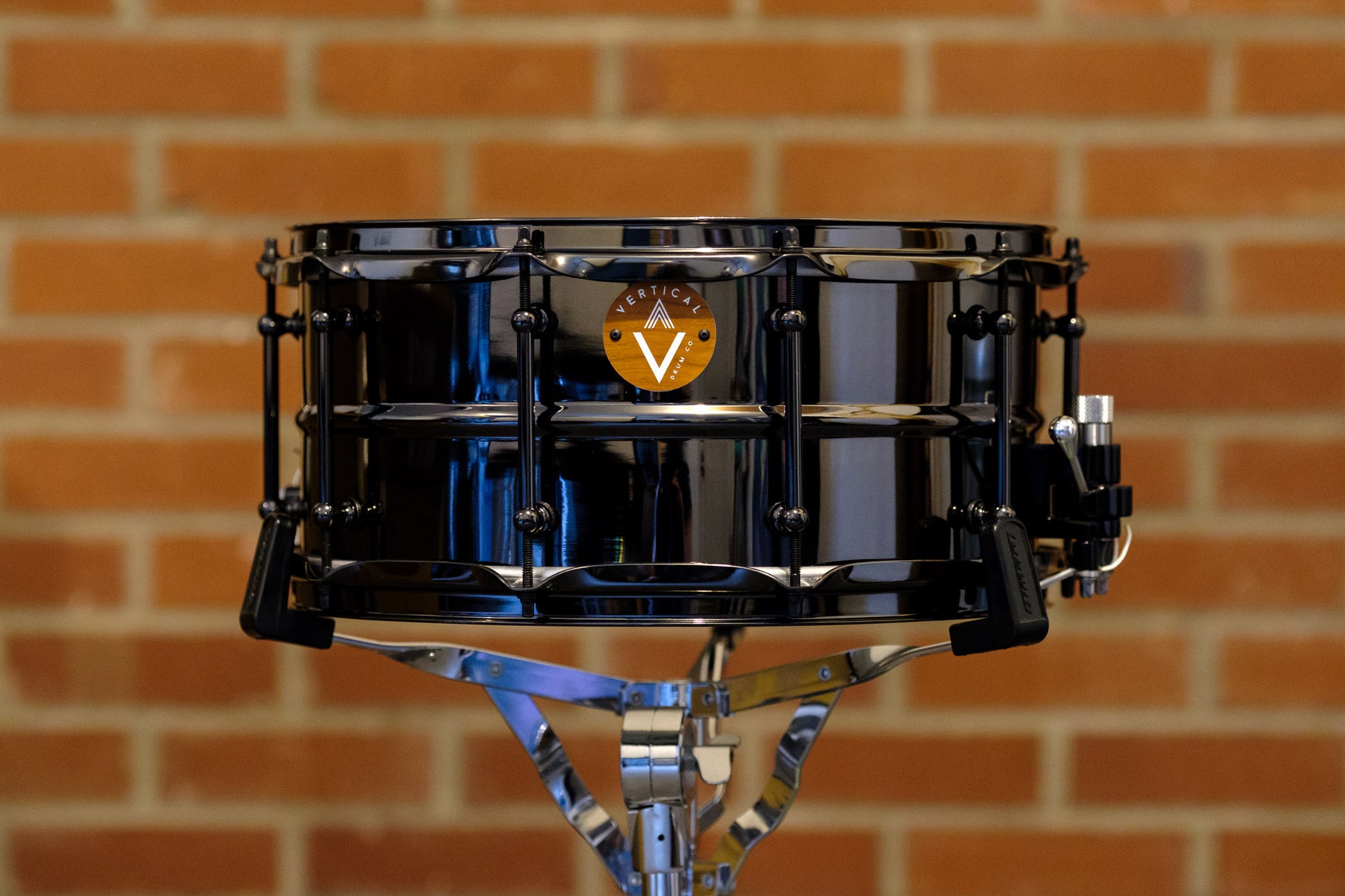 Vertical Drum Co. Verse 6.5×14” Beaded Black Nickel/Brass Snare Drum Black with Trick Throw